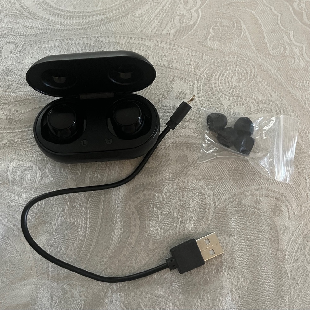 Coby Wireless Black Earbud Headphones